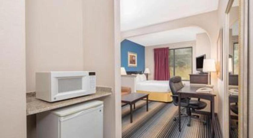 Baymont By Wyndham Laurel Hotel Ngoại thất bức ảnh